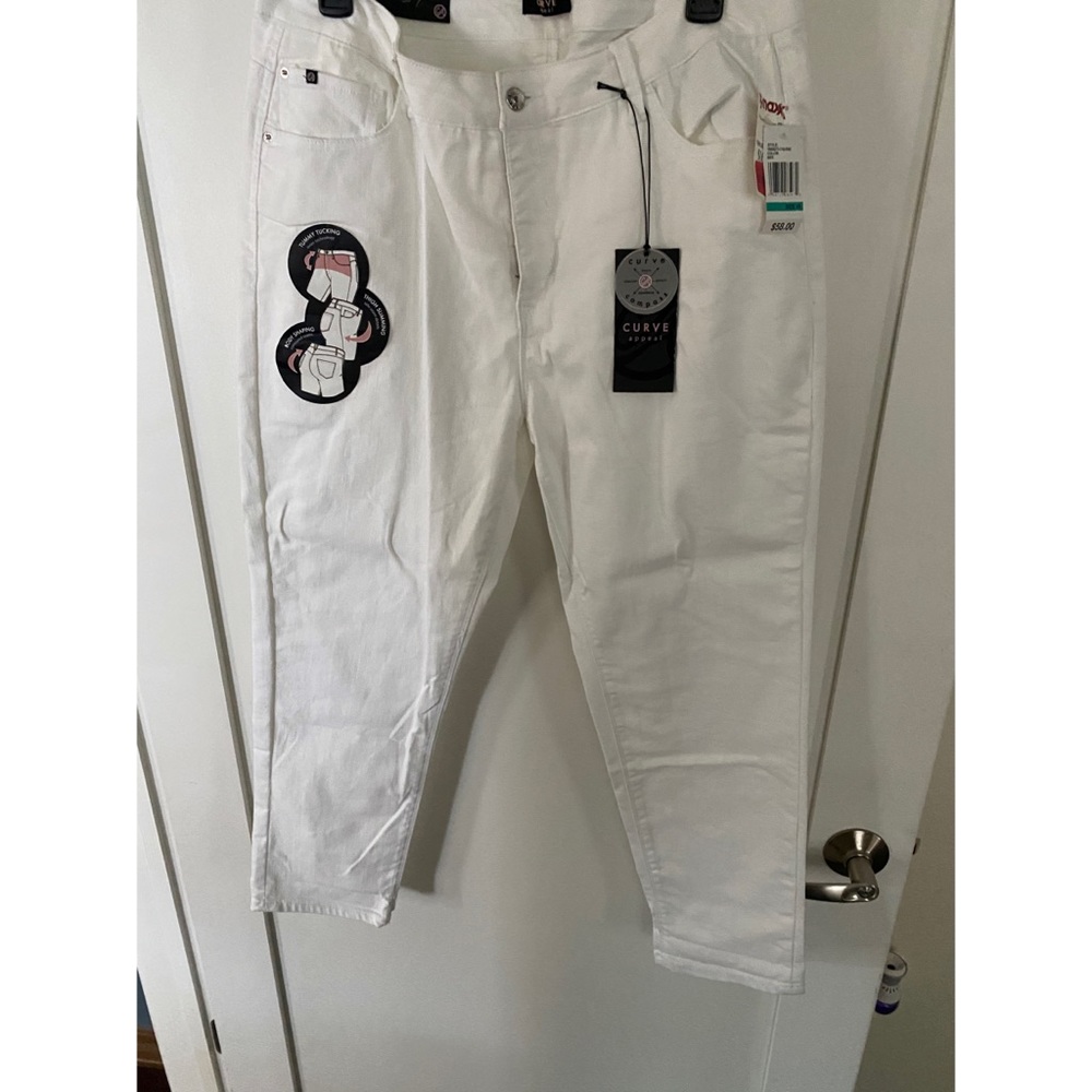 Size 16 white capris